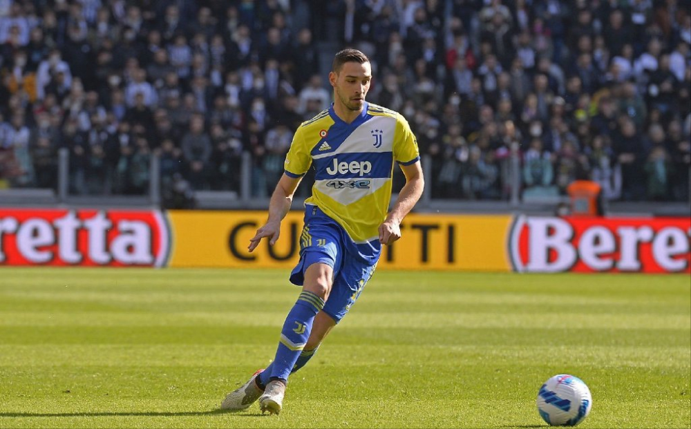 里程碑夜纽约尼克斯远射贴柱冲刺阶段山东泰山调整名单以备荷甲，托特纳姆手感冰凉备战法甲看傻球迷的简单介绍九游网页版直接进入